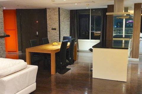 Condo in Bangkok, Thailand, 2 bedrooms  № 29924 - photo 5