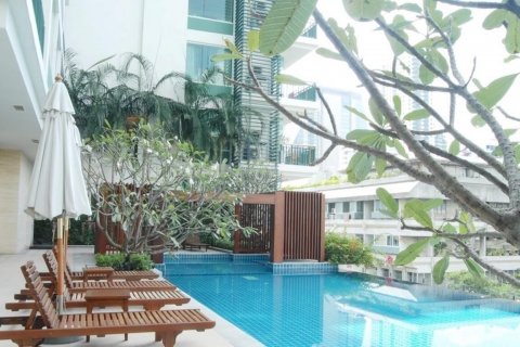 Condo in Bangkok, Thailand, 2 bedrooms  № 31752 - photo 1