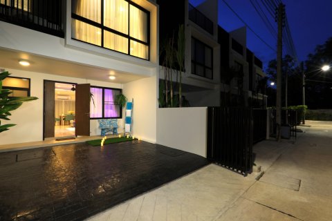 House in Bang Tao, Thailand 3 bedrooms № 10056 - photo 1