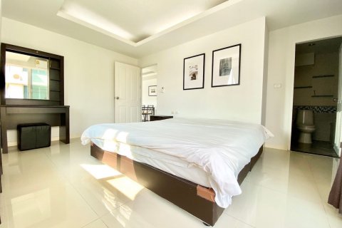 Condo in Bangkok, Thailand, 2 bedrooms  № 31442 - photo 7