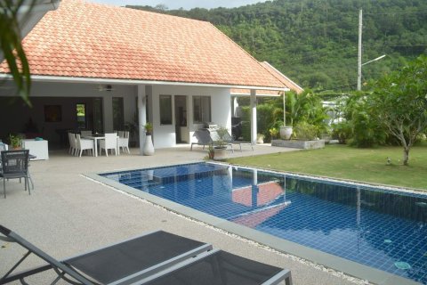 Villa in Chalong, Thailand 3 bedrooms № 35131 - photo 1