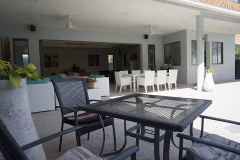 Villa in Chalong, Thailand 3 bedrooms № 35131 - photo 3