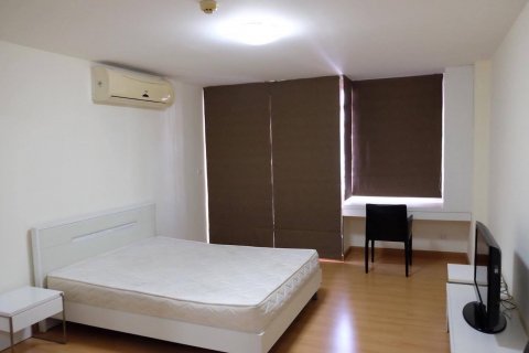 Condo in Bangkok, Thailand, 1 bedroom  № 30831 - photo 4