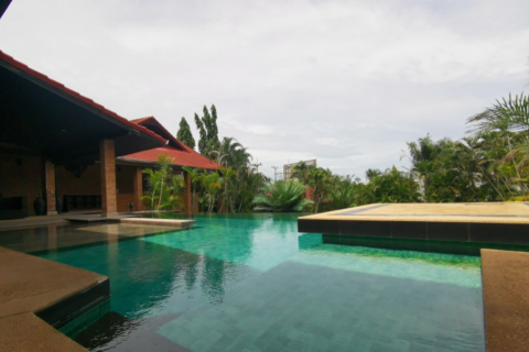 House in Pattaya, Thailand 5 bedrooms № 33568 - photo 5