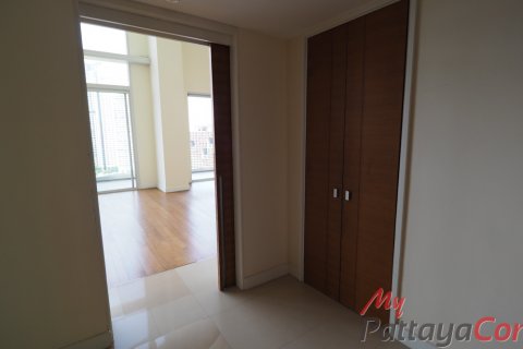 Condo in Pattaya, Thailand, 4 bedrooms  № 32258 - photo 1