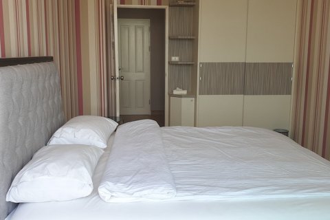 Condo in Bangkok, Thailand, 2 bedrooms  № 30049 - photo 3