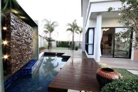 House in Pattaya, Thailand 3 bedrooms № 29398 - photo 1