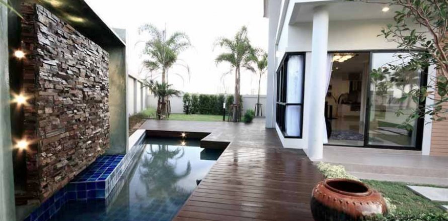 House in Pattaya, Thailand 3 bedrooms № 29398