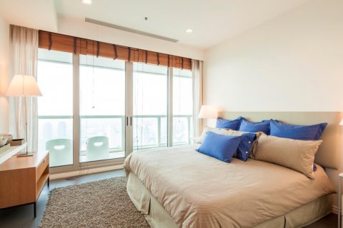 Condo in Bangkok, Thailand, 3 bedrooms  № 29357 - photo 9