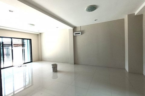 House in Pattaya, Thailand 3 bedrooms № 33791 - photo 4