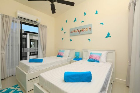 Townhouse in Bang Tao, Thailand 3 bedrooms № 35716 - photo 24