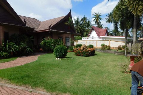 Villa on Nai Harn Beach, Thailand 4 bedrooms № 35825 - photo 5