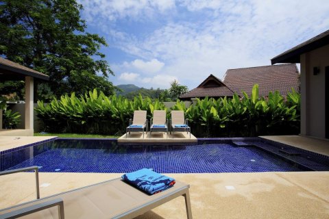 Villa on Nai Harn Beach, Thailand 3 bedrooms № 35666 - photo 12