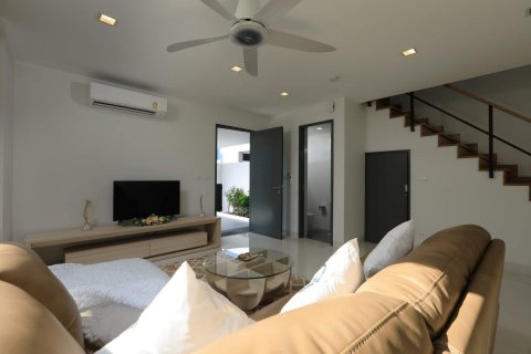 Townhouse in Bang Tao, Thailand 3 bedrooms № 35879 - photo 11