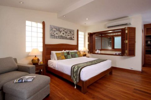 Villa in Patong, Thailand 3 bedrooms № 36045 - photo 1