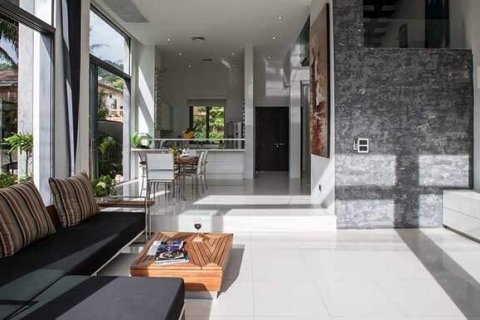 Townhouse in Kata, Thailand 3 bedrooms № 35667 - photo 15