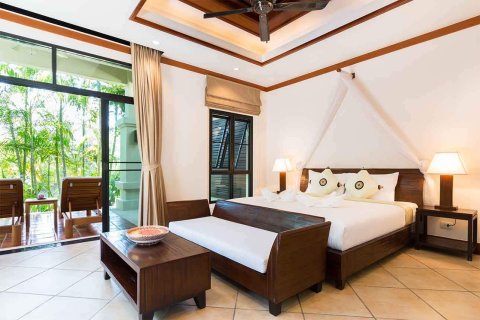 Villa on Nai Harn Beach, Thailand 1 bedroom № 34575 - photo 12
