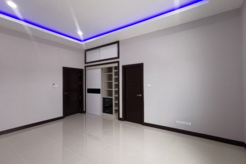 House in Bang Sare, Thailand 3 bedrooms № 36357 - photo 24