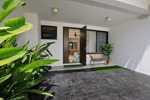 Townhouse in Bang Tao, Thailand 3 bedrooms № 35720 - photo 2