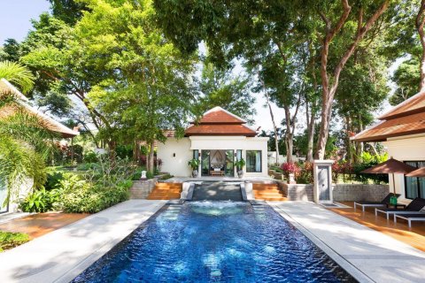 Villa on Nai Harn Beach, Thailand 3 bedrooms № 35827 - photo 1
