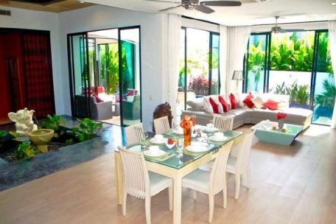 Villa on Nai Harn Beach, Thailand 3 bedrooms № 35577 - photo 9