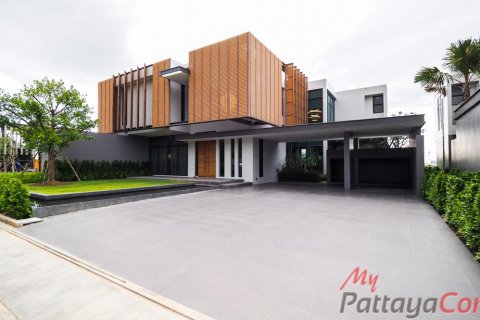 House in Pattaya, Thailand 4 bedrooms № 35377 - photo 1
