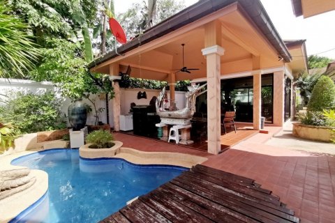 House in Pattaya, Thailand 3 bedrooms № 36365 - photo 5