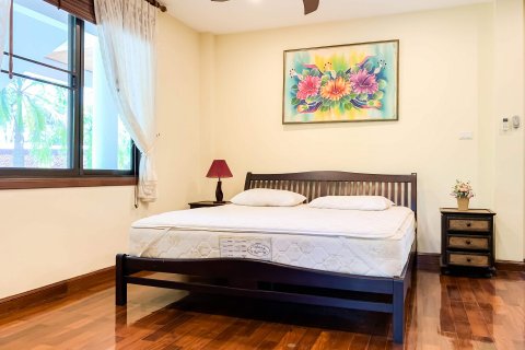 Villa in Rawai, Thailand 4 bedrooms № 35844 - photo 24