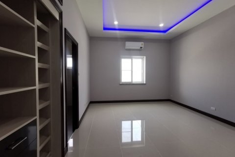 House in Bang Sare, Thailand 3 bedrooms № 36357 - photo 22