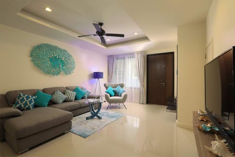 Townhouse in Bang Tao, Thailand 3 bedrooms № 35716 - photo 11