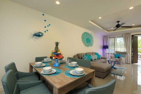 Townhouse in Bang Tao, Thailand 3 bedrooms № 35716 - photo 15