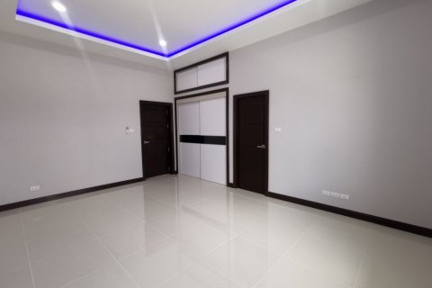 House in Bang Sare, Thailand 3 bedrooms № 36357 - photo 23