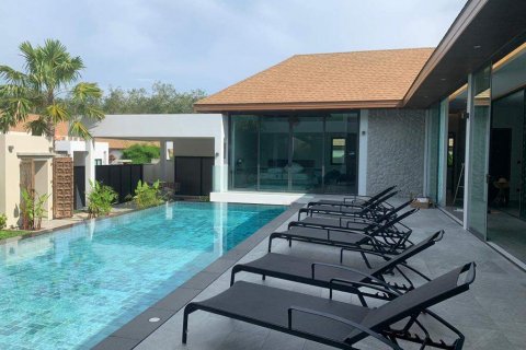 Villa on Nai Harn Beach, Thailand 4 bedrooms № 35668 - photo 1