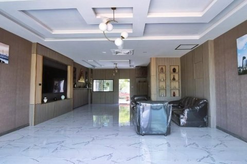 House in Bang Lamung, Thailand 6 bedrooms № 37594 - photo 3