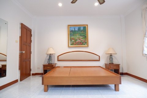 House in Bang Lamung, Thailand 3 bedrooms № 37312 - photo 13