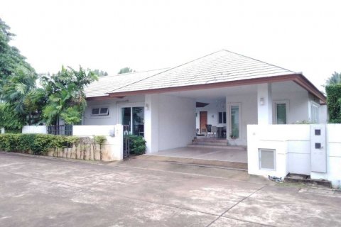 House in Bang Lamung, Thailand 3 bedrooms № 38185 - photo 1