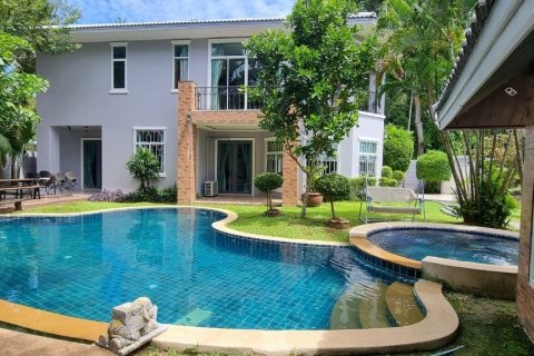 House in Sattahip, Thailand 7 bedrooms № 37227 - photo 1