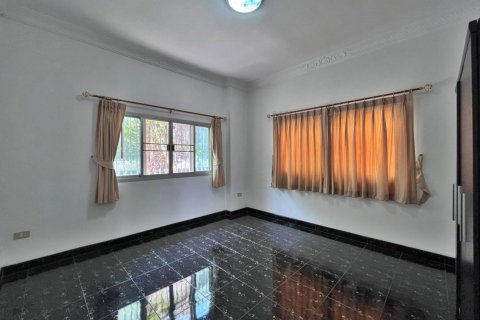 House in Bang Lamung, Thailand 3 bedrooms № 37569 - photo 16