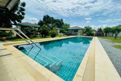 House in Bang Lamung, Thailand 8 bedrooms № 37559 - photo 5