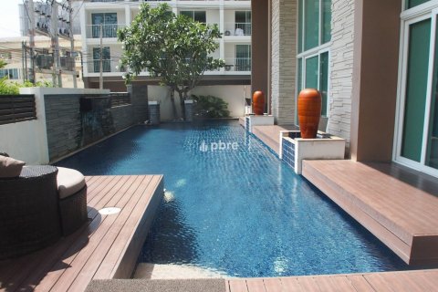 Condo in Bang Lamung, Thailand, 3 bedrooms  № 37924 - photo 1