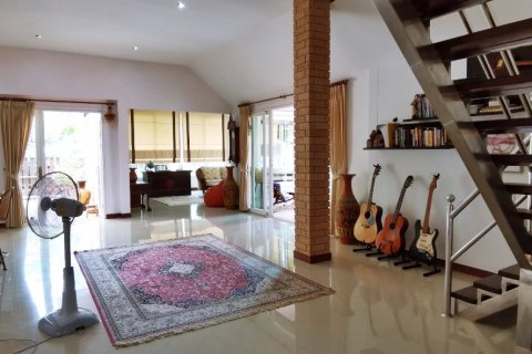 House in Bang Lamung, Thailand 5 bedrooms № 37847 - photo 7