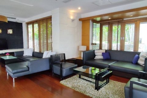 House in Bang Lamung, Thailand 5 bedrooms № 38665 - photo 6