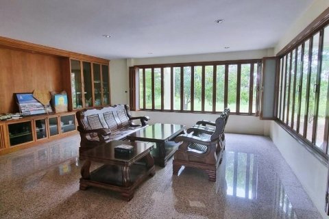 House in Bang Lamung, Thailand 6 bedrooms № 37550 - photo 3