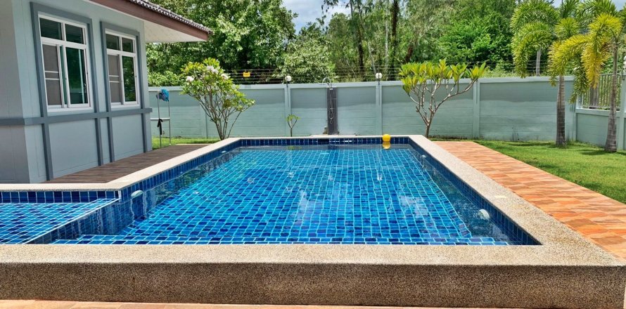 House in Sattahip, Thailand 4 bedrooms № 37376