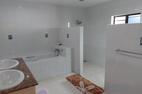 House in Bang Lamung, Thailand 5 bedrooms № 38474 - photo 14