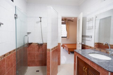 House in Bang Lamung, Thailand 3 bedrooms № 37312 - photo 21