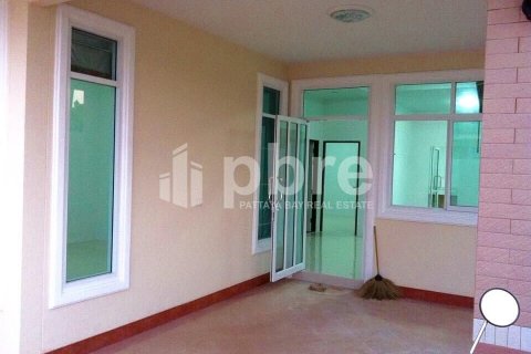 House in Bang Lamung, Thailand 2 bedrooms № 37622 - photo 2