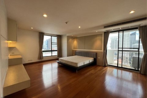 Condo in Bangkok, Thailand, 2 bedrooms  № 40317 - photo 2