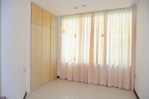 Condo in Bang Lamung, Thailand, 4 bedrooms  № 38695 - photo 9