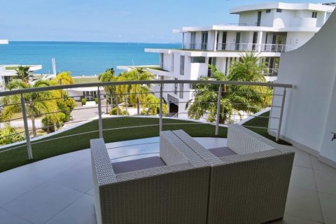 Condo in Sattahip, Thailand, 1 bedroom  № 37933 - photo 1